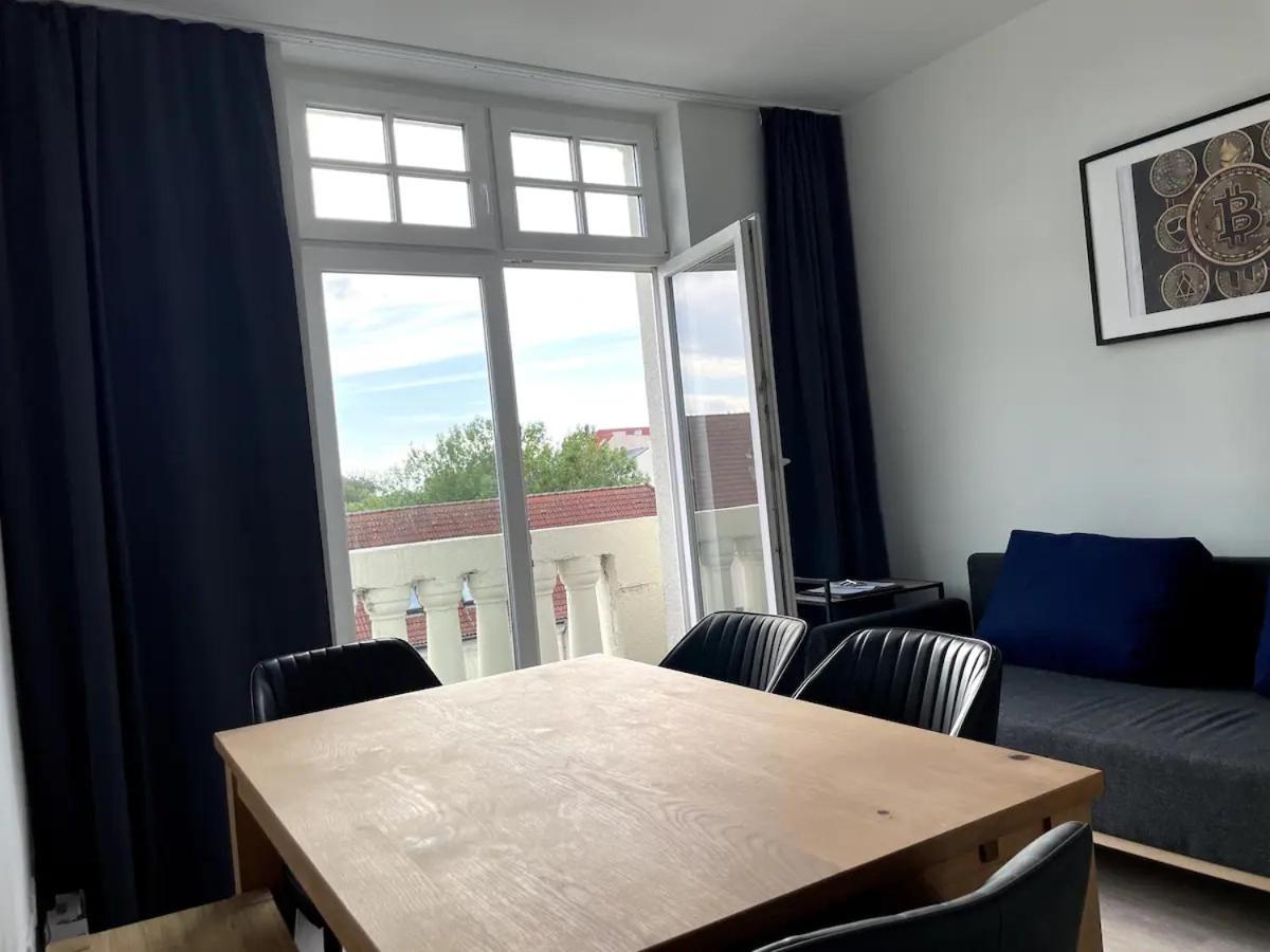 Jaybnb - Gaming Apartment Ps5 65 Zoll 4K Tv Wohnung Mit Balkon Dortmund Exterior photo